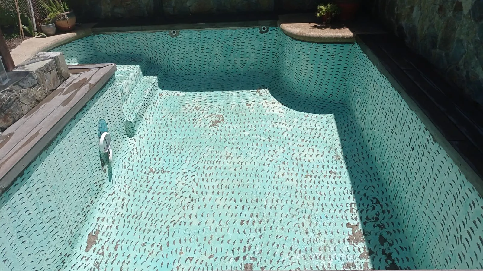 Piscina antes de renovar el revestimiento
